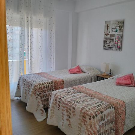 אליקאנטה Ricardo Hostal Apartamento 3 Habitaciones מראה חיצוני תמונה