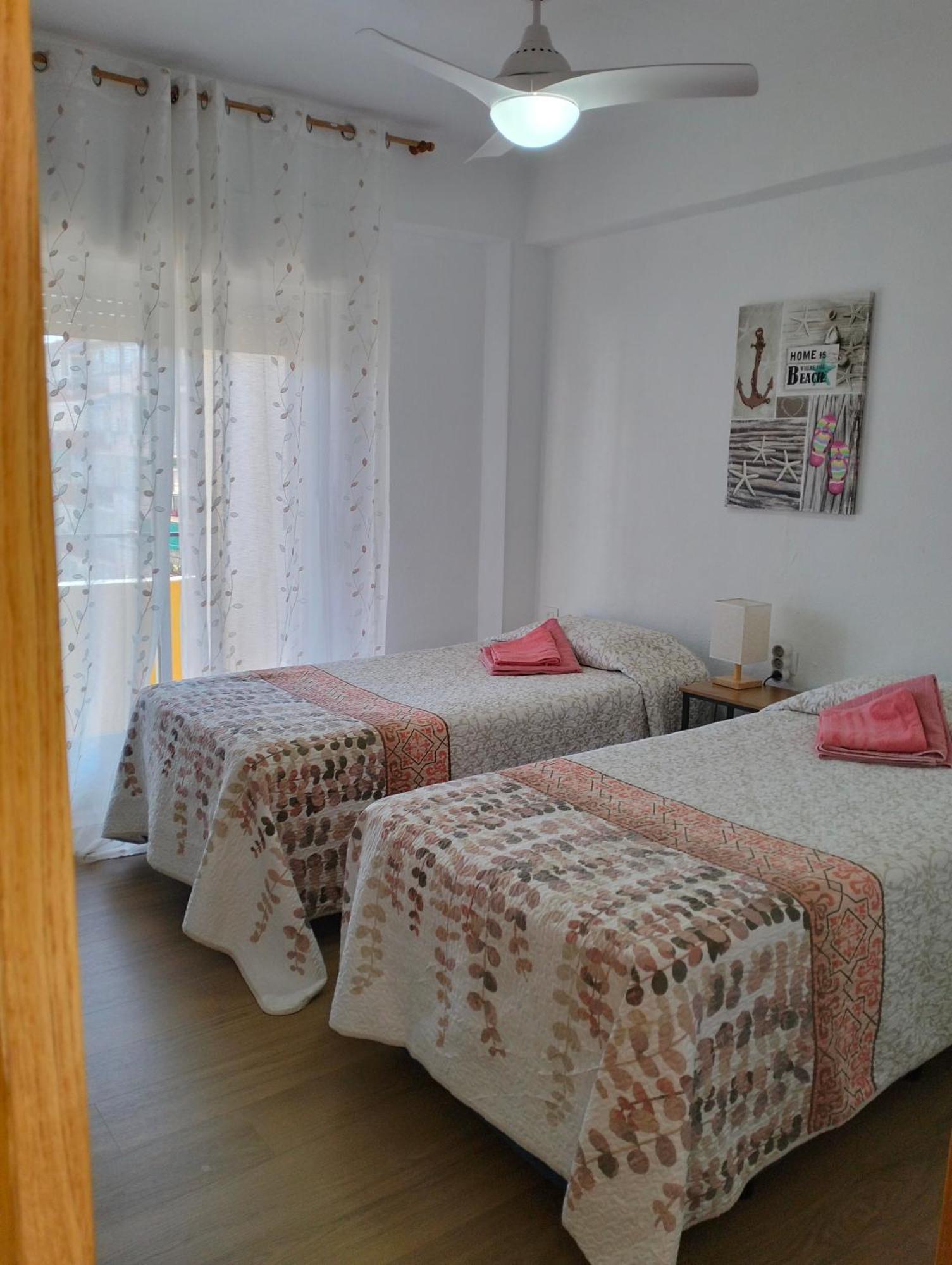 אליקאנטה Ricardo Hostal Apartamento 3 Habitaciones מראה חיצוני תמונה