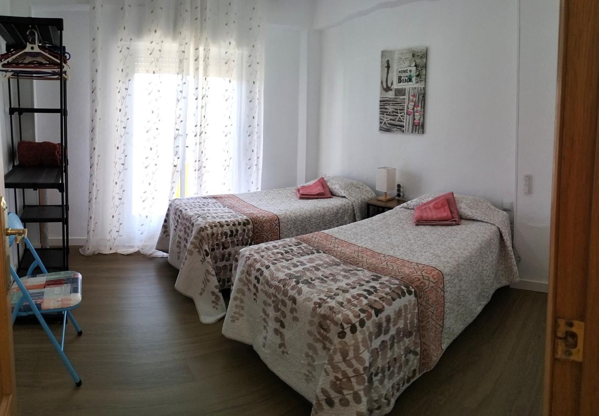 אליקאנטה Ricardo Hostal Apartamento 3 Habitaciones מראה חיצוני תמונה